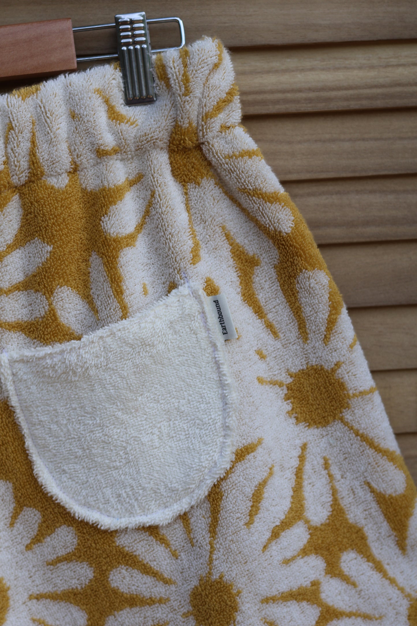 Retro Daisy Shorts (M)